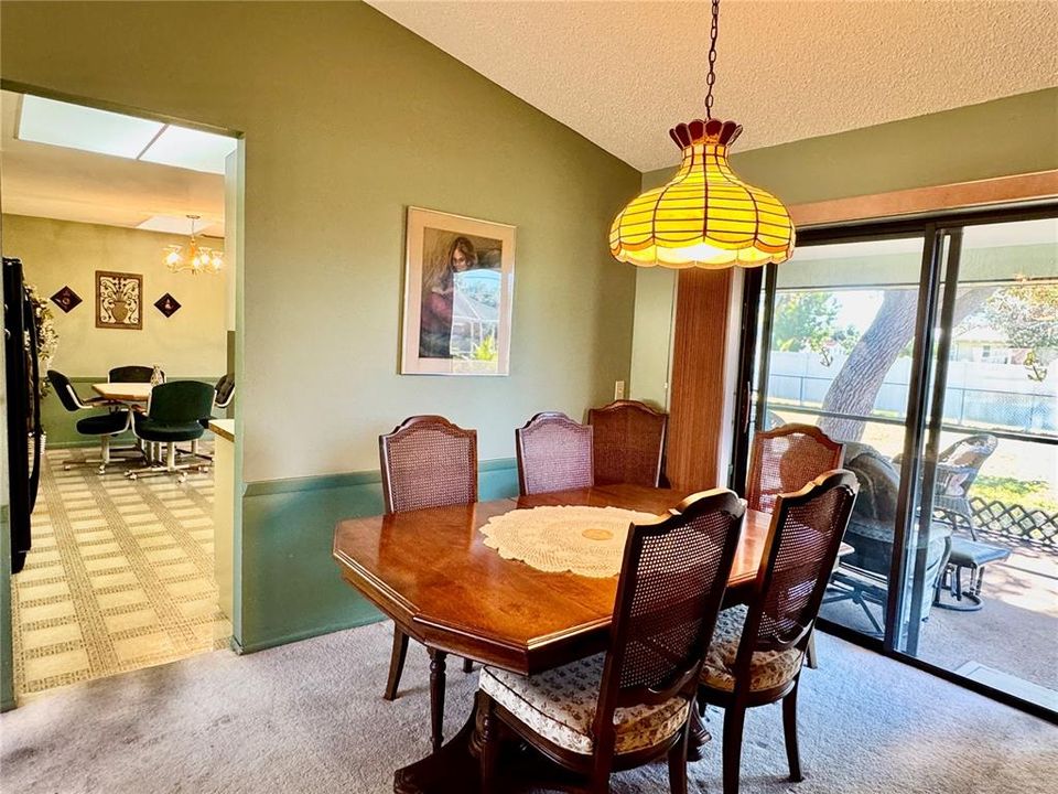 На продажу: $214,900 (2 спален, 2 ванн, 1348 Квадратных фут)