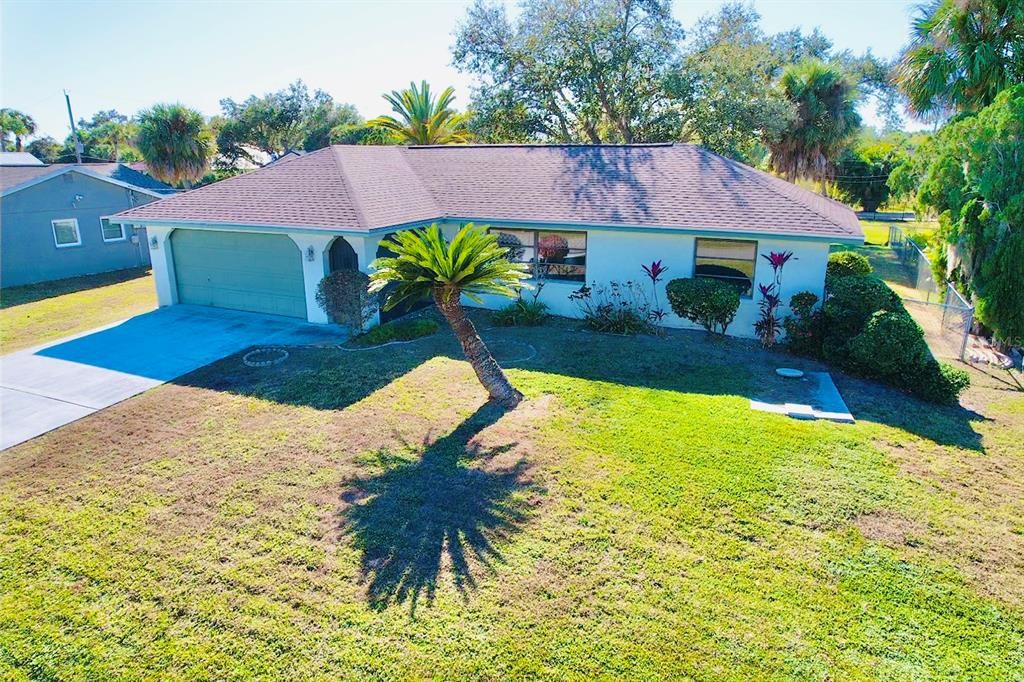 На продажу: $214,900 (2 спален, 2 ванн, 1348 Квадратных фут)