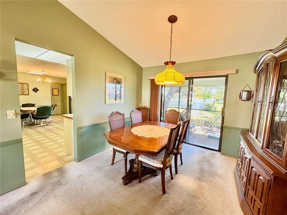 На продажу: $214,900 (2 спален, 2 ванн, 1348 Квадратных фут)