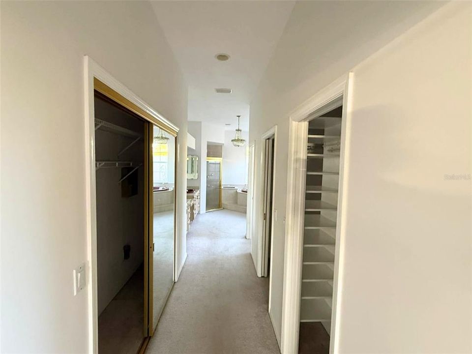 En Venta: $769,000 (4 camas, 3 baños, 3789 Pies cuadrados)