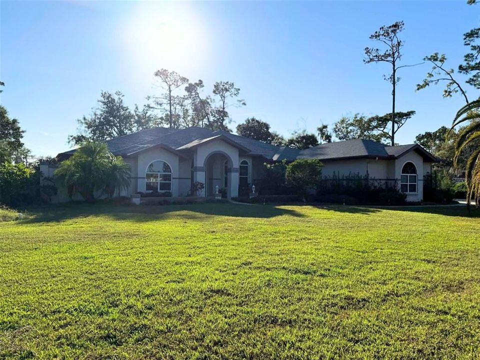 En Venta: $769,000 (4 camas, 3 baños, 3789 Pies cuadrados)