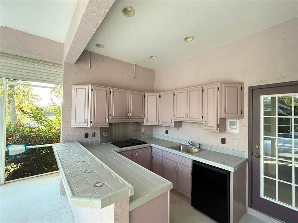 En Venta: $769,000 (4 camas, 3 baños, 3789 Pies cuadrados)