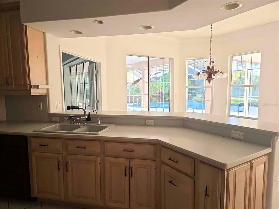 En Venta: $769,000 (4 camas, 3 baños, 3789 Pies cuadrados)