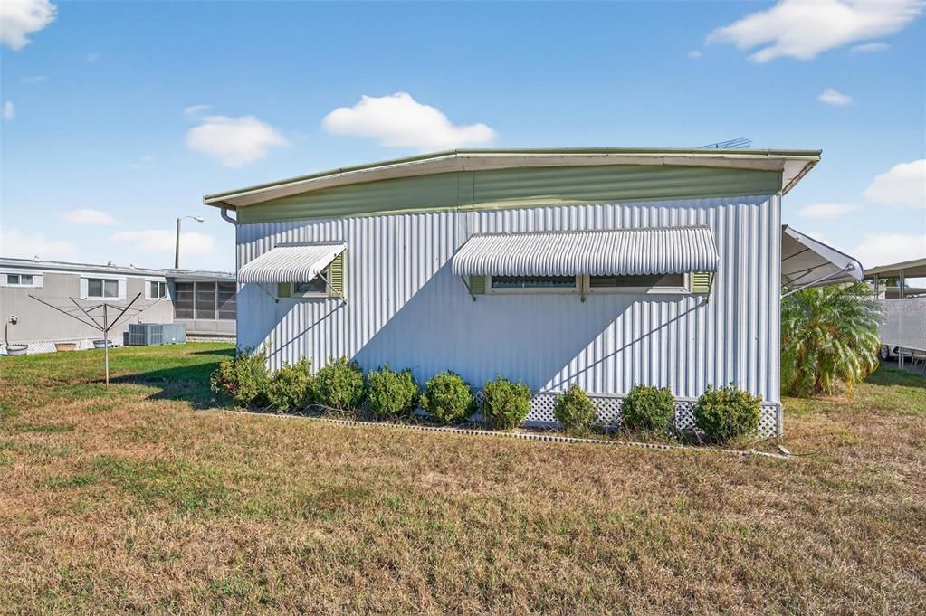 待售: $140,000 (2 贝兹, 2 浴室, 1104 平方英尺)