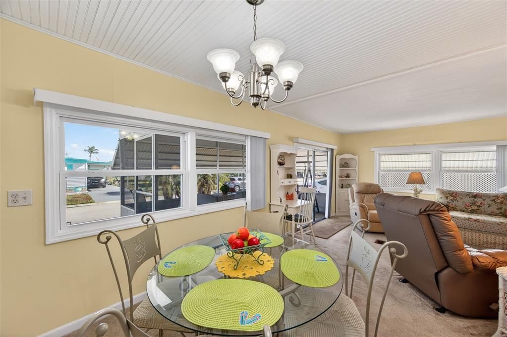 待售: $140,000 (2 贝兹, 2 浴室, 1104 平方英尺)