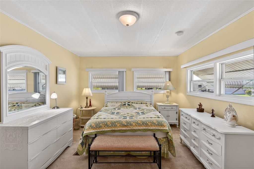 待售: $140,000 (2 贝兹, 2 浴室, 1104 平方英尺)