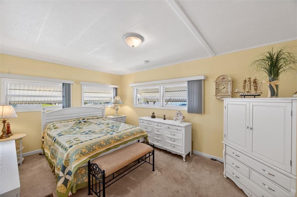 待售: $140,000 (2 贝兹, 2 浴室, 1104 平方英尺)