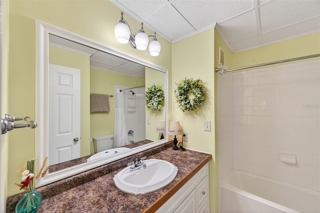 待售: $140,000 (2 贝兹, 2 浴室, 1104 平方英尺)