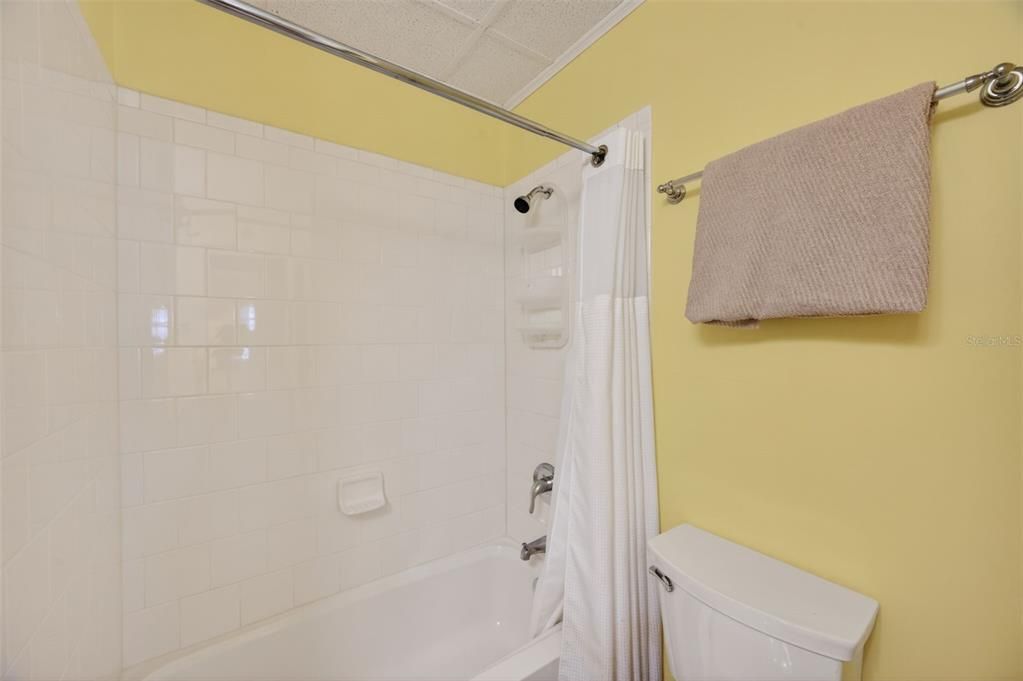 待售: $140,000 (2 贝兹, 2 浴室, 1104 平方英尺)