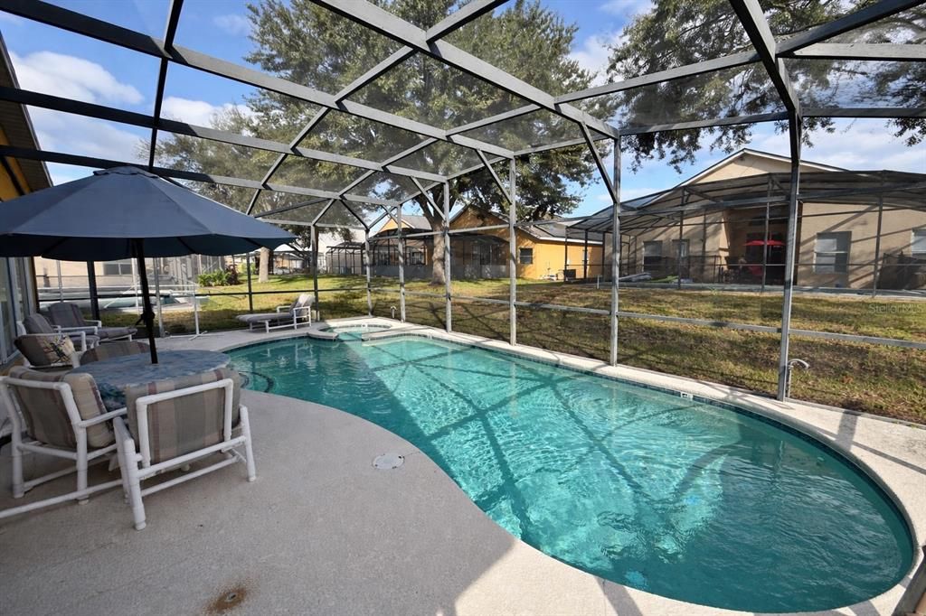 待售: $390,000 (4 贝兹, 3 浴室, 1937 平方英尺)