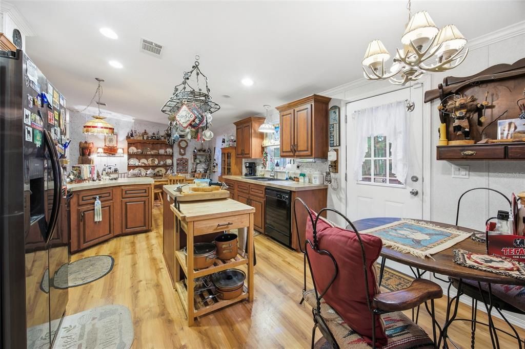 For Sale: $290,000 (4 beds, 2 baths, 1836 Square Feet)