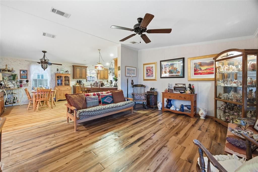 For Sale: $290,000 (4 beds, 2 baths, 1836 Square Feet)