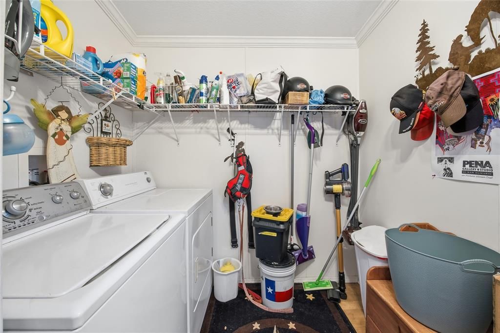 For Sale: $290,000 (4 beds, 2 baths, 1836 Square Feet)