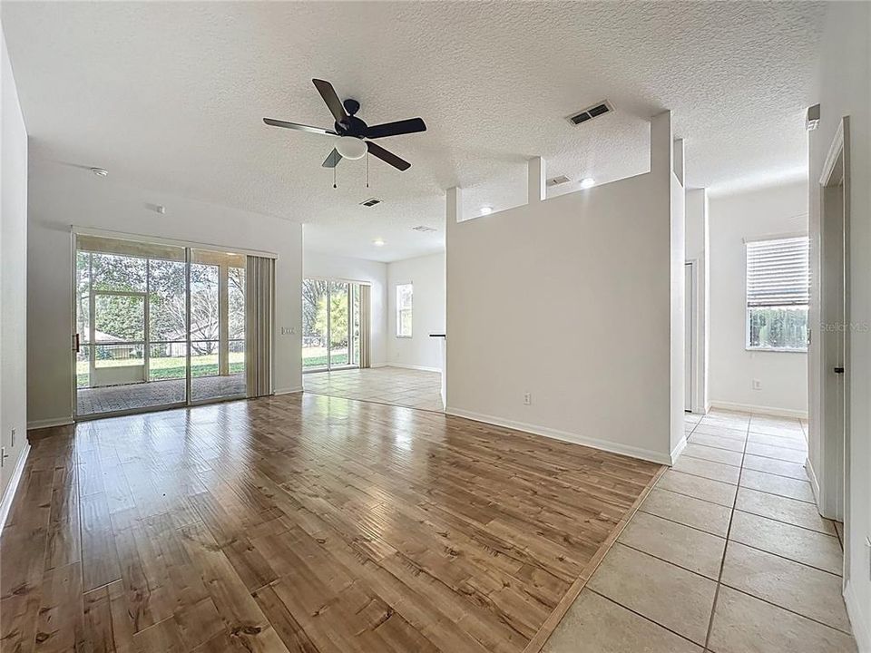 For Sale: $325,000 (3 beds, 2 baths, 1694 Square Feet)