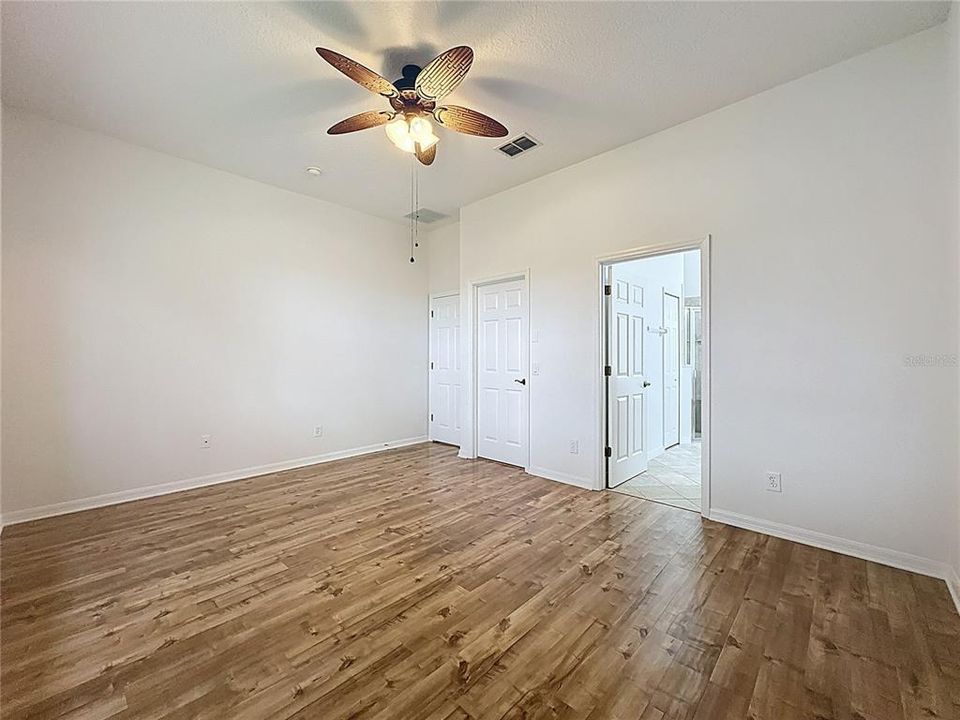 For Sale: $325,000 (3 beds, 2 baths, 1694 Square Feet)