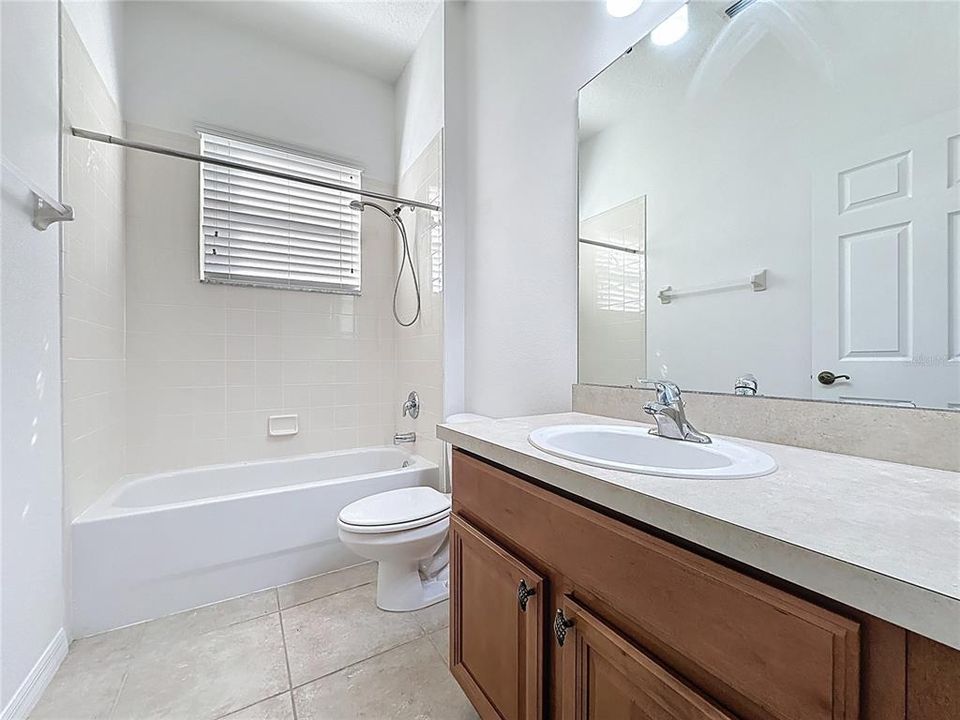 For Sale: $325,000 (3 beds, 2 baths, 1694 Square Feet)