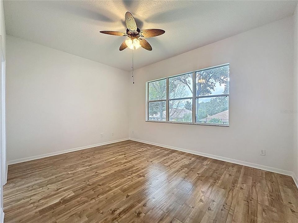 For Sale: $325,000 (3 beds, 2 baths, 1694 Square Feet)