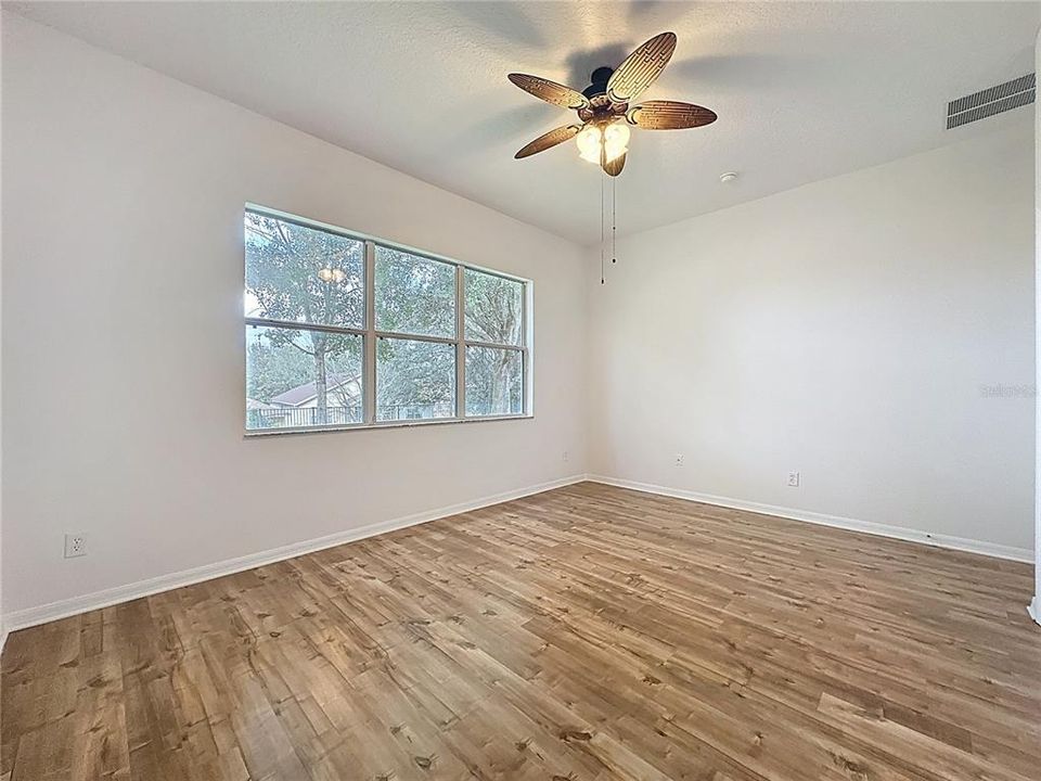 For Sale: $325,000 (3 beds, 2 baths, 1694 Square Feet)