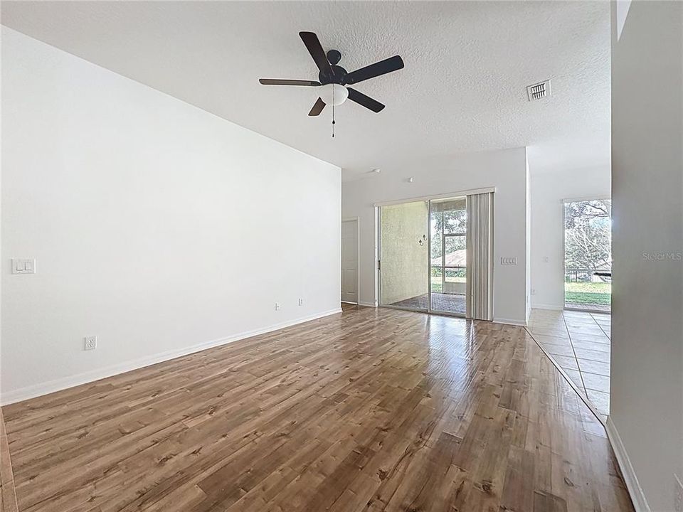 For Sale: $325,000 (3 beds, 2 baths, 1694 Square Feet)