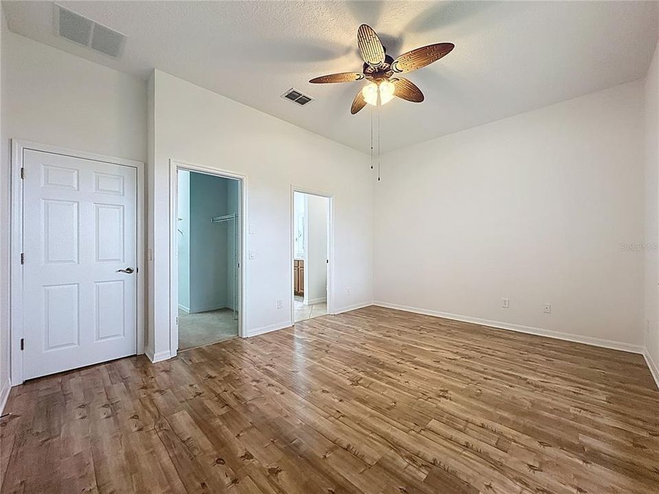 For Sale: $325,000 (3 beds, 2 baths, 1694 Square Feet)