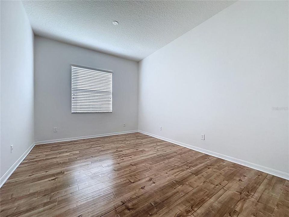 For Sale: $325,000 (3 beds, 2 baths, 1694 Square Feet)