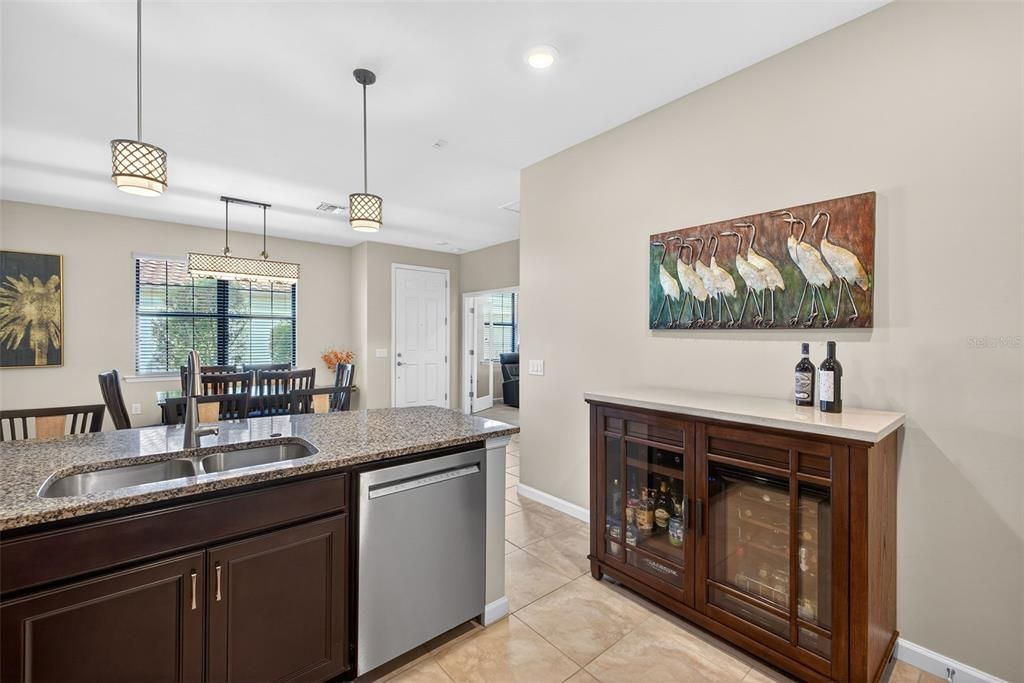 For Sale: $369,000 (2 beds, 2 baths, 1546 Square Feet)