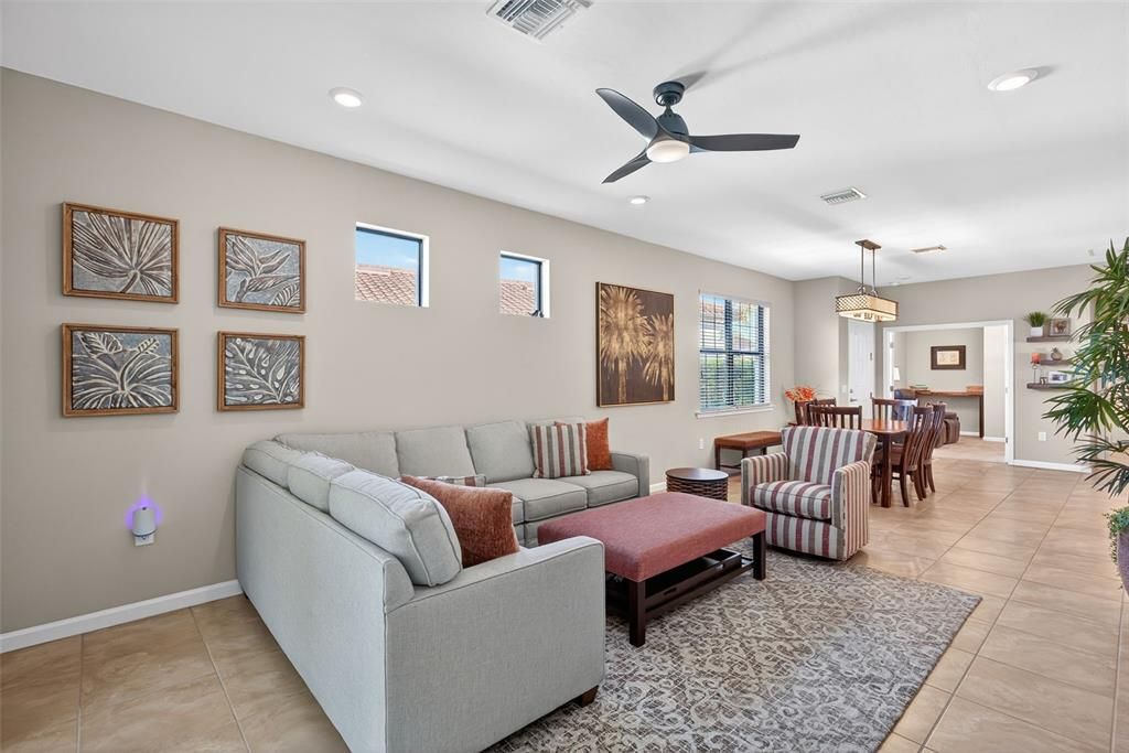 For Sale: $369,000 (2 beds, 2 baths, 1546 Square Feet)