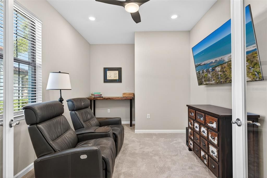 For Sale: $369,000 (2 beds, 2 baths, 1546 Square Feet)