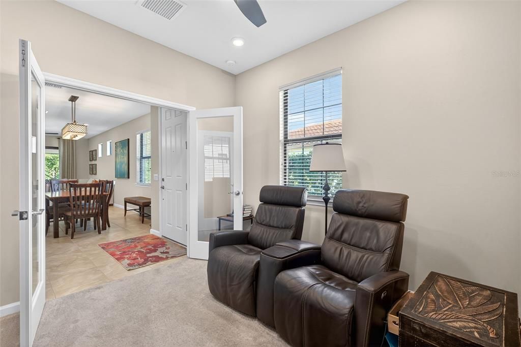 For Sale: $369,000 (2 beds, 2 baths, 1546 Square Feet)