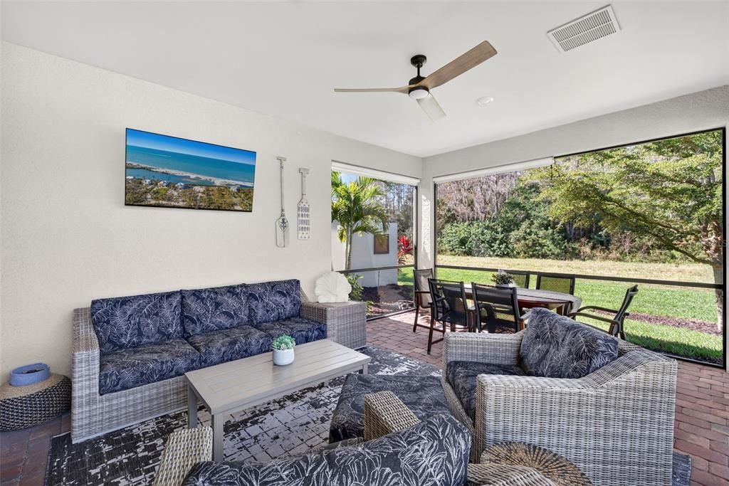 For Sale: $369,000 (2 beds, 2 baths, 1546 Square Feet)