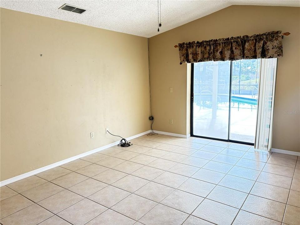 En Venta: $350,000 (4 camas, 2 baños, 2843 Pies cuadrados)