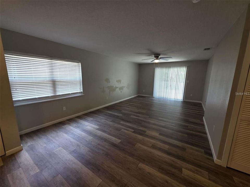 На продажу: $229,000 (2 спален, 1 ванн, 1120 Квадратных фут)