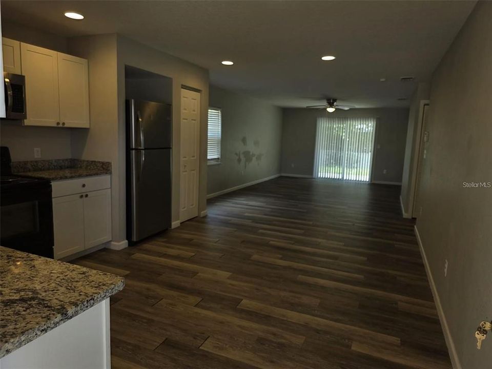 На продажу: $229,000 (2 спален, 1 ванн, 1120 Квадратных фут)