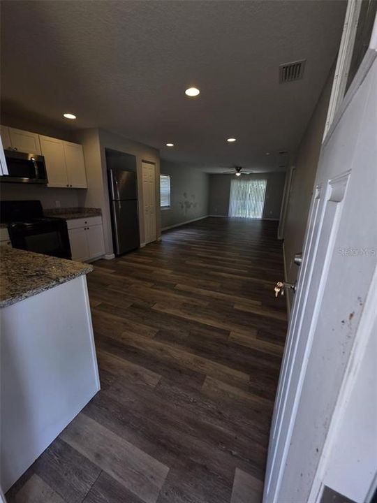 На продажу: $229,000 (2 спален, 1 ванн, 1120 Квадратных фут)