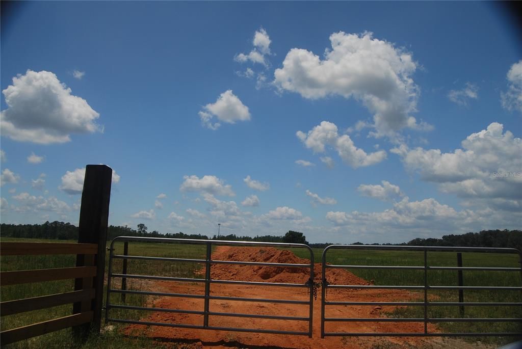 En Venta: $550,000 (17.23 acres)