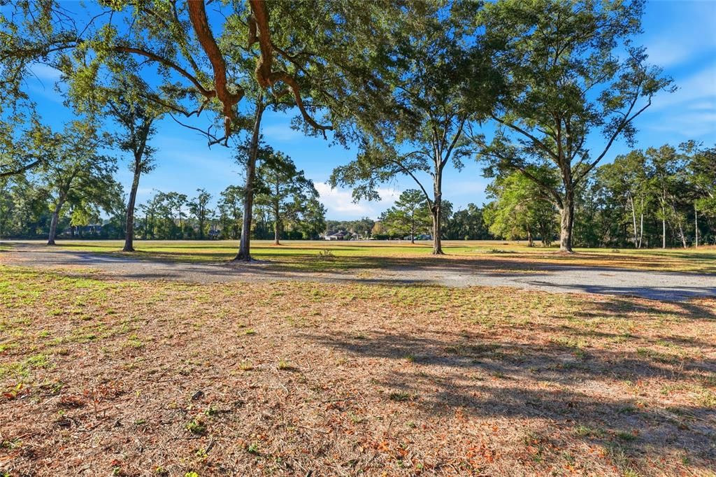 待售: $750,000 (8.60 acres)