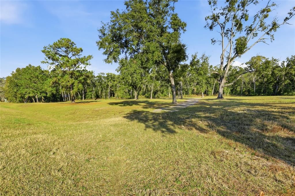 待售: $750,000 (8.60 acres)