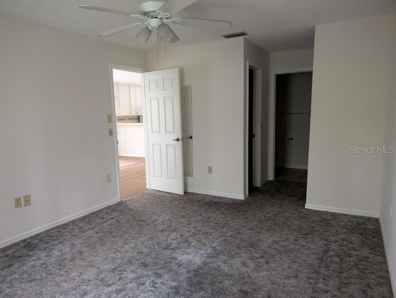 На продажу: $202,500 (2 спален, 2 ванн, 1076 Квадратных фут)