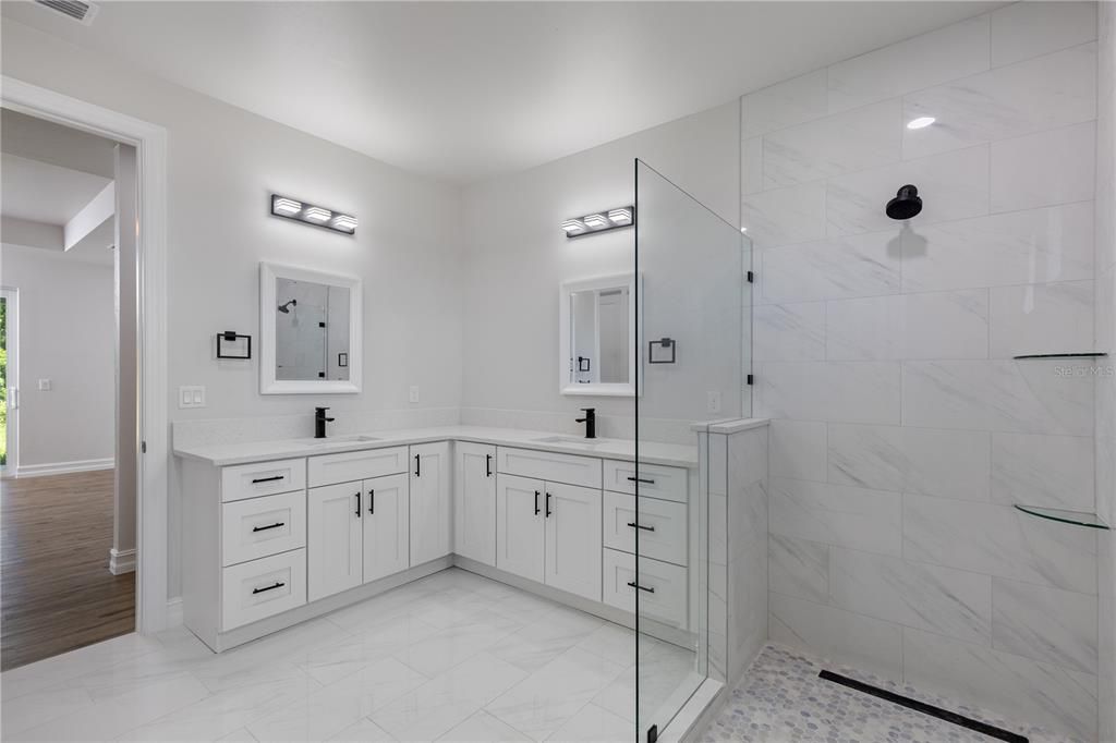 待售: $579,900 (4 贝兹, 3 浴室, 2092 平方英尺)