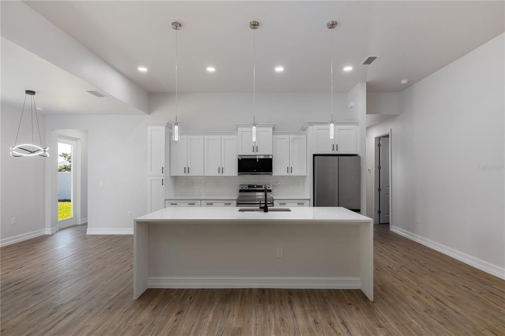 待售: $579,900 (4 贝兹, 3 浴室, 2092 平方英尺)