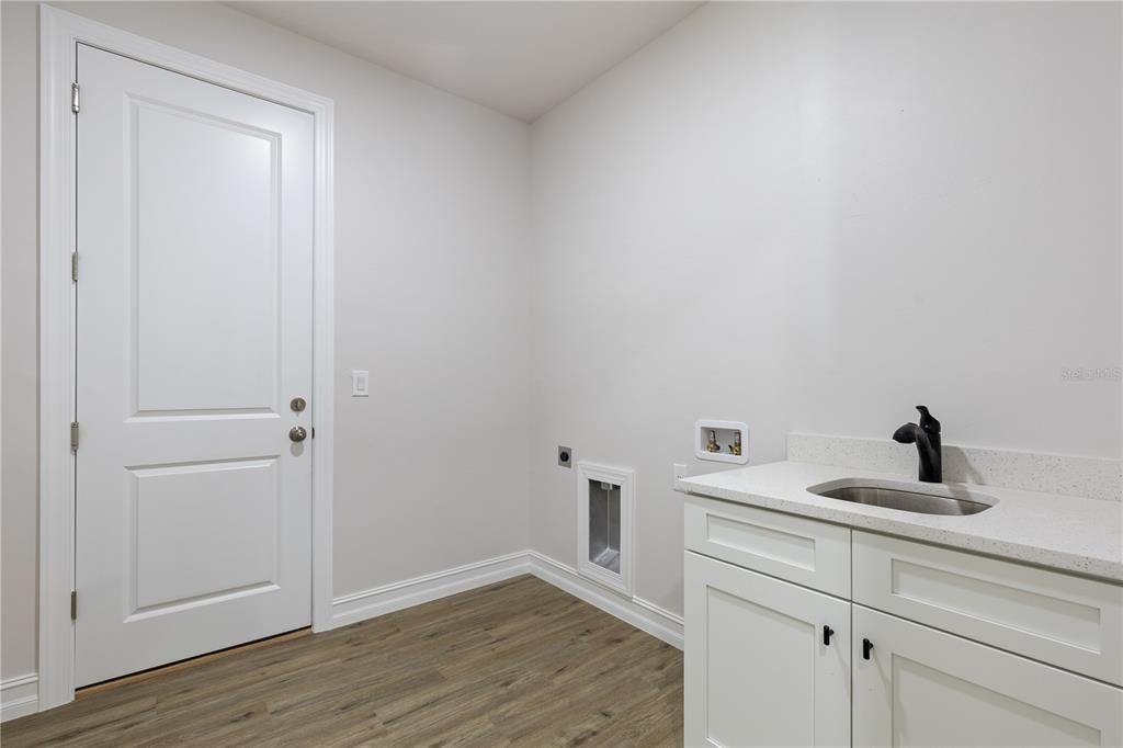 待售: $579,900 (4 贝兹, 3 浴室, 2092 平方英尺)