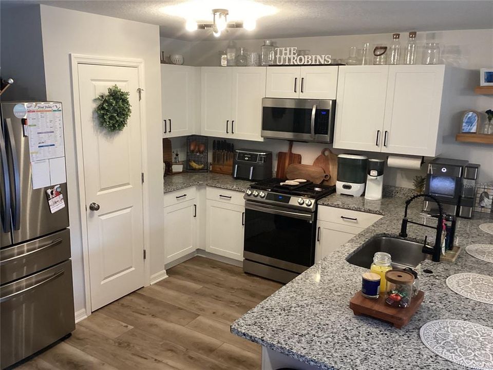 For Sale: $369,999 (4 beds, 2 baths, 1453 Square Feet)