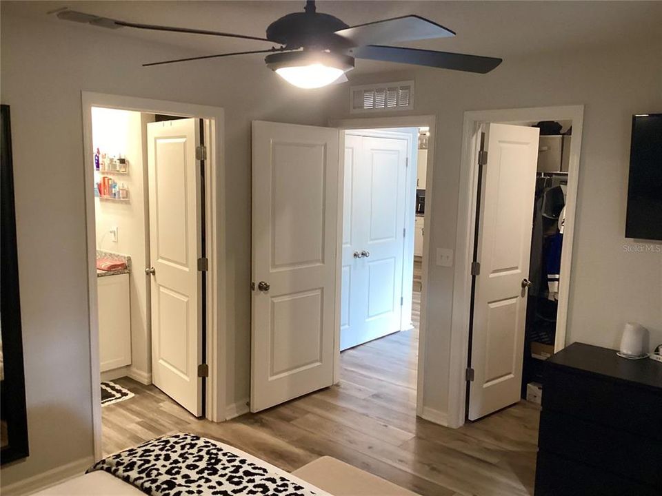 For Sale: $369,999 (4 beds, 2 baths, 1453 Square Feet)