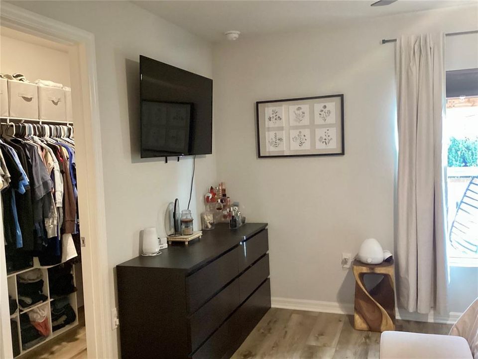 For Sale: $369,999 (4 beds, 2 baths, 1453 Square Feet)