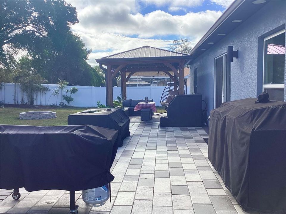 For Sale: $369,999 (4 beds, 2 baths, 1453 Square Feet)