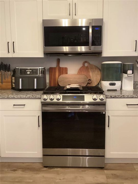 For Sale: $369,999 (4 beds, 2 baths, 1453 Square Feet)