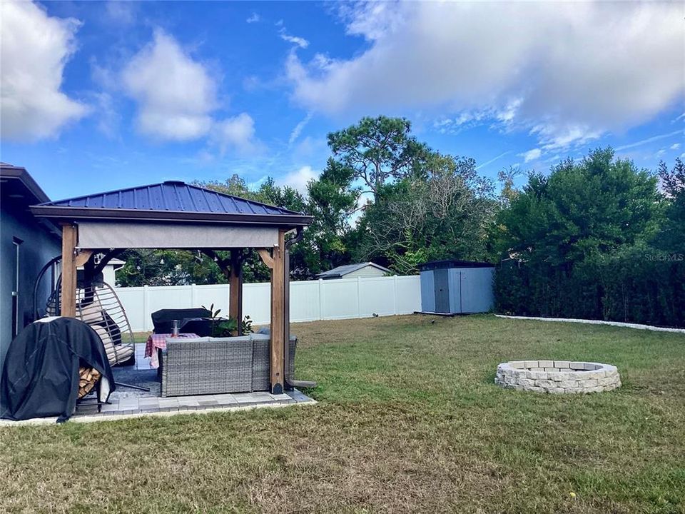 For Sale: $369,999 (4 beds, 2 baths, 1453 Square Feet)