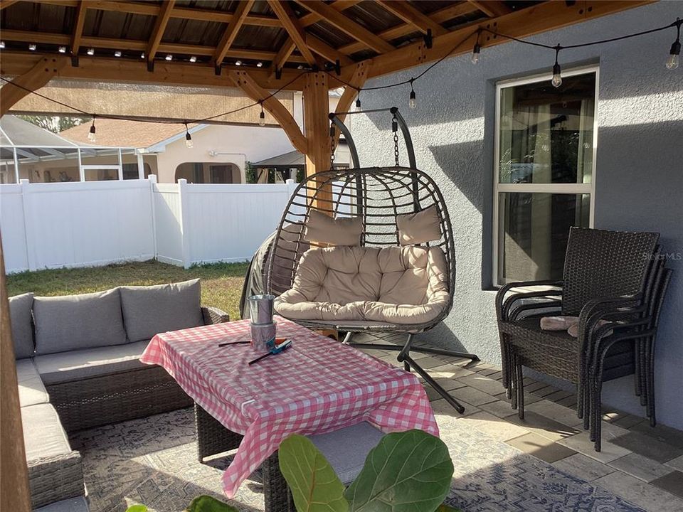 For Sale: $369,999 (4 beds, 2 baths, 1453 Square Feet)