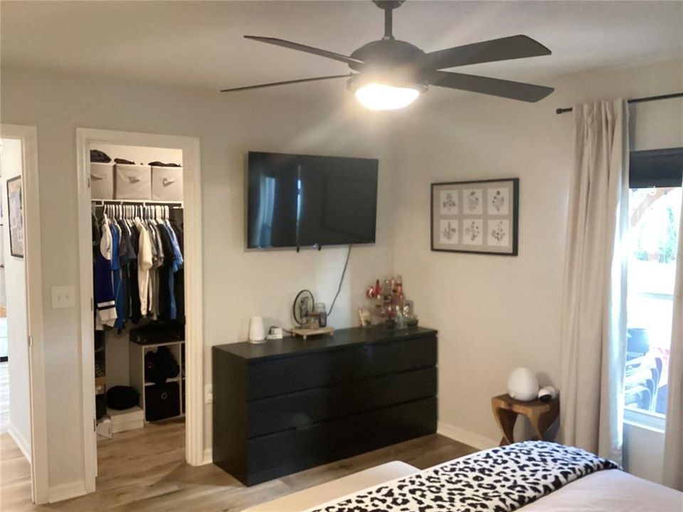 For Sale: $369,999 (4 beds, 2 baths, 1453 Square Feet)