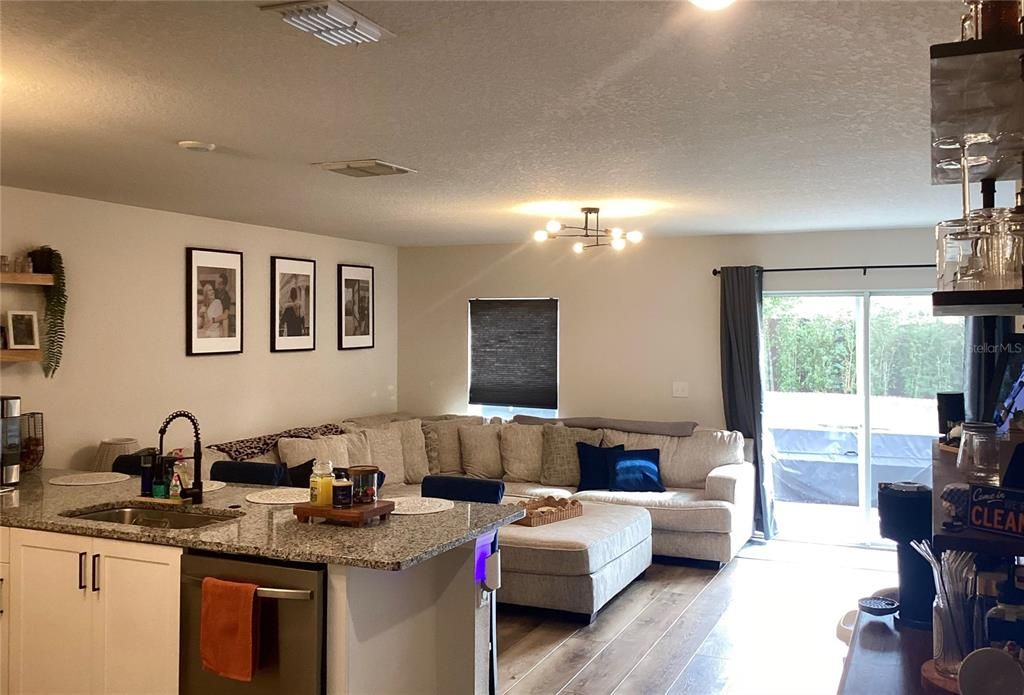 For Sale: $369,999 (4 beds, 2 baths, 1453 Square Feet)